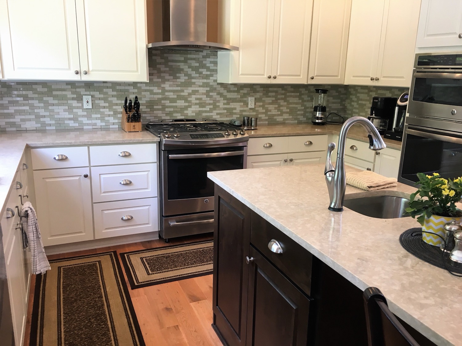 White Cabinets, Dark Island
