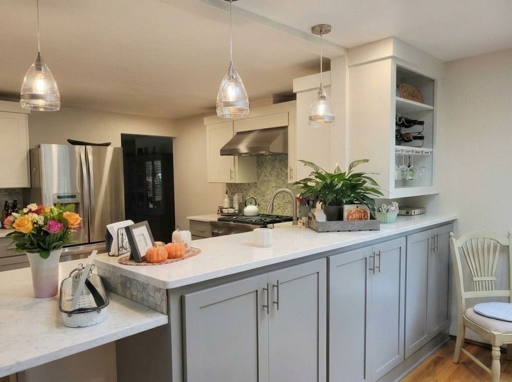 Two-Tone Gray Island