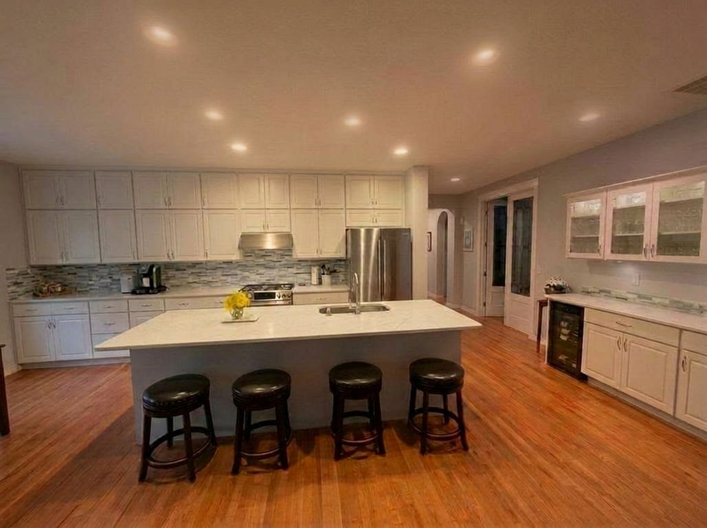 Bright White with Island